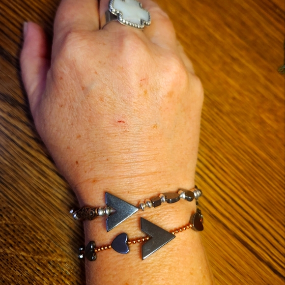 Grounding Hematite and fancy copper oval beaded Bracelet Sz 7 - Picture 1 of 5